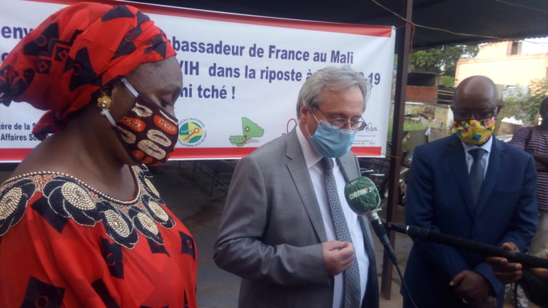 RÉSILIENCE À LA CRISE ÉCONOMIQUE DE LA COVID 19 : La France soutient les personnes vivantes avec le VIH