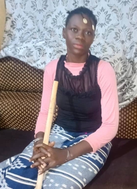 Adja Awa: La jeune dame du Burkina Faso qui soigne miraculeusement les maladies paraplégiques