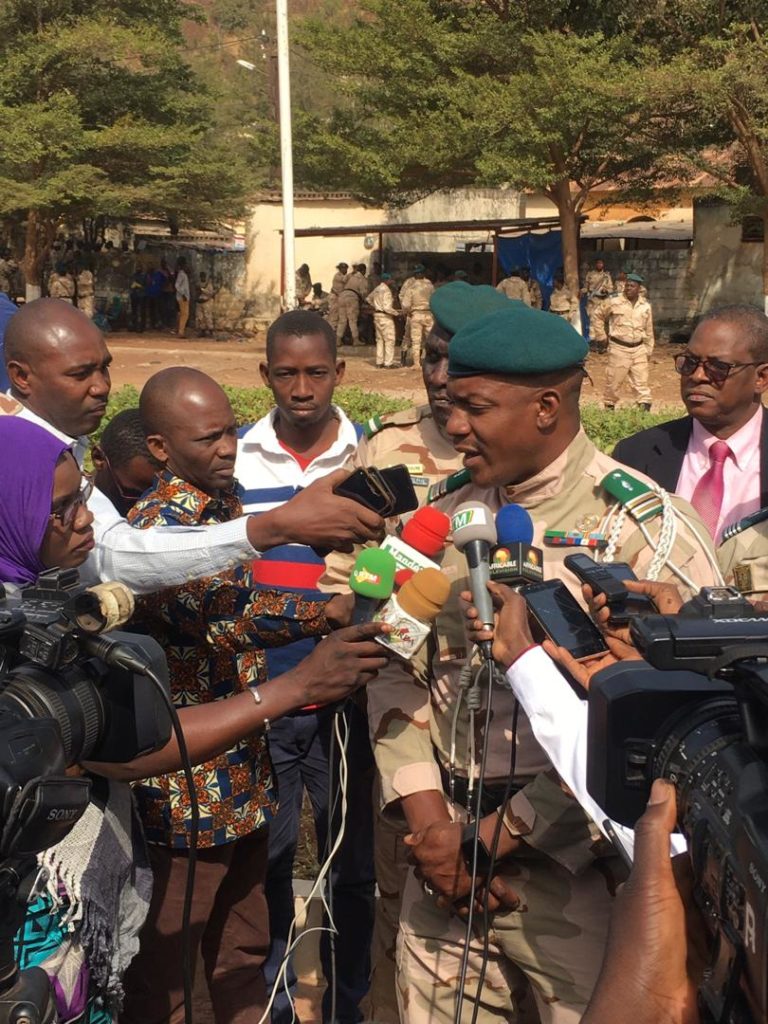 PASSATION DE COMMANDEMENTS MILITAIRES : Le Lieutenant-colonel Alpha Yaya SANGARE succède le Colonel Lassana Samake 