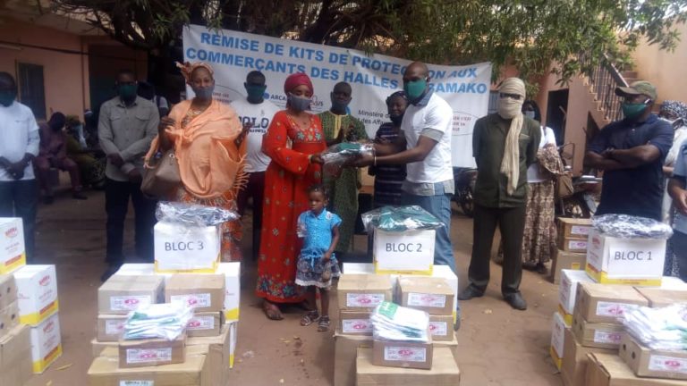 PRÉVENTION DE LA MALADIE A CORONAVIRUS : ARCAD Santé Plus au secours des commerçants des Halles de Bamako
