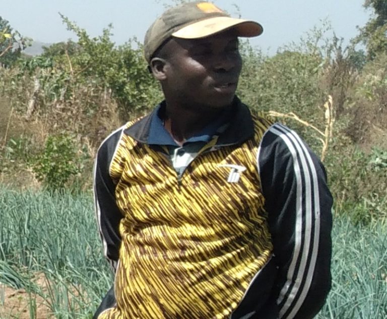 BADOUGOU NAFADJI : Souleymane Doumbia, un enseignant modèle qui fait la promotion de l’agriculture et le maraîchage