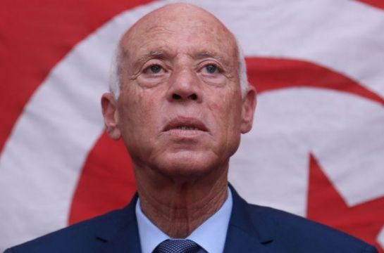 TUNISIE : Suite au discours raciste du Président Kaïs Saïed un cadre de l’administration tunisienne manifeste son indignation