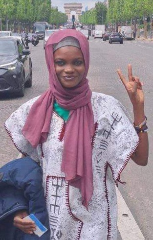 COUPE DU MONDE DE SLAM, MAI 2024 : La slameuse malienne Tatishka, demi-finaliste félicité à Paris par la Mission Diplomatique et Consulaire du Mali
