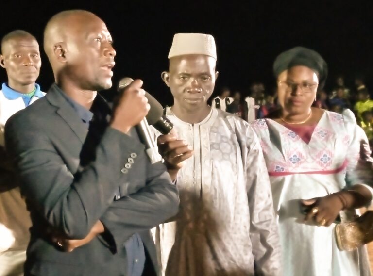 Kolokani: Le Gestionnaire Forestier Mah dit Mamouh Diarra parraine le traditionnel Sambè Sambè de l’artiste Mamou Sidibé à Nonkon Maraka