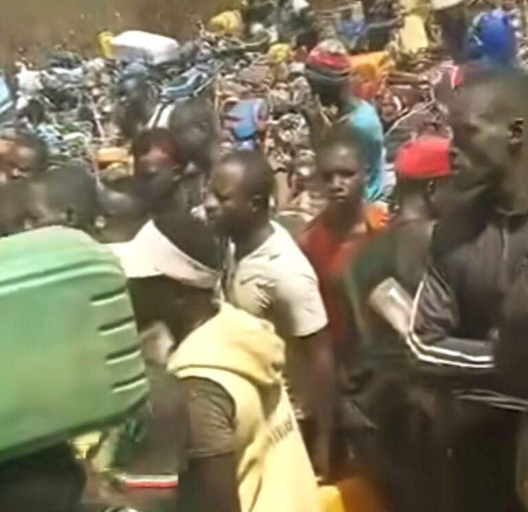 Edito: Vivre et vaquer aux occupations sans moto ni voiture oui, mais l&rsquo;essence n’est pas seulement pour la mobilité humaine!