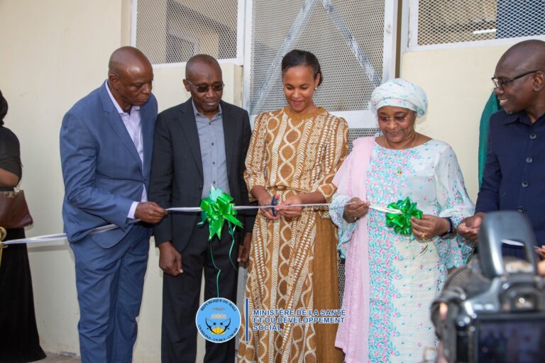 𝐑𝐞𝐦𝐢𝐬𝐞 𝐝𝐞 𝐭𝐫𝐨𝐢𝐬 𝐧𝐨𝐮𝐯𝐞𝐥𝐥𝐞𝐬 𝐜𝐞𝐧𝐭𝐫𝐚𝐥𝐞𝐬 𝐝’𝐨𝐱𝐲𝐠𝐞̀𝐧𝐞 𝐦𝐞́𝐝𝐢𝐜𝐚𝐥 : 𝐮𝐧 𝐩𝐚𝐬 𝐝𝐞́𝐜𝐢𝐬𝐢𝐟 𝐩𝐨𝐮𝐫 𝐥𝐞 𝐬𝐲𝐬𝐭𝐞̀𝐦𝐞 𝐝𝐞 𝐬𝐚𝐧𝐭𝐞́ 𝐦𝐚𝐥𝐢𝐞𝐧