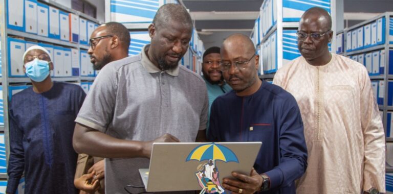 Sortie du DG Ichaka KONE dans ses services déconcentrés : Il s’est réjoui de voir l’effectivité de l’archivage numérique des feuilles de soins AMO.