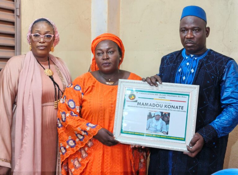 KENIÉBA : M. Mamadou Konaté décoré par l’AJPM