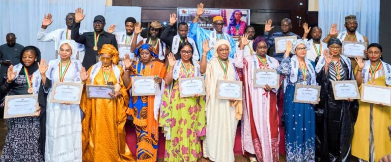 Citoyenneté : Une vingtaine de personnalités distinguées au Mali