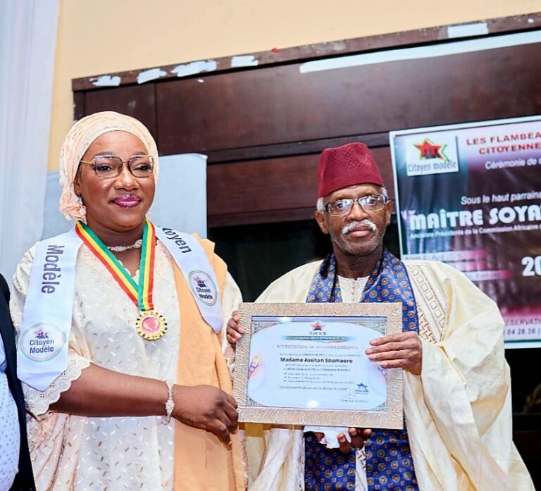 Mérite citoyen: Madame Ballo Assitan Soumaoro parmi les  » Flambeaux de la Citoyenneté 2025&Prime;