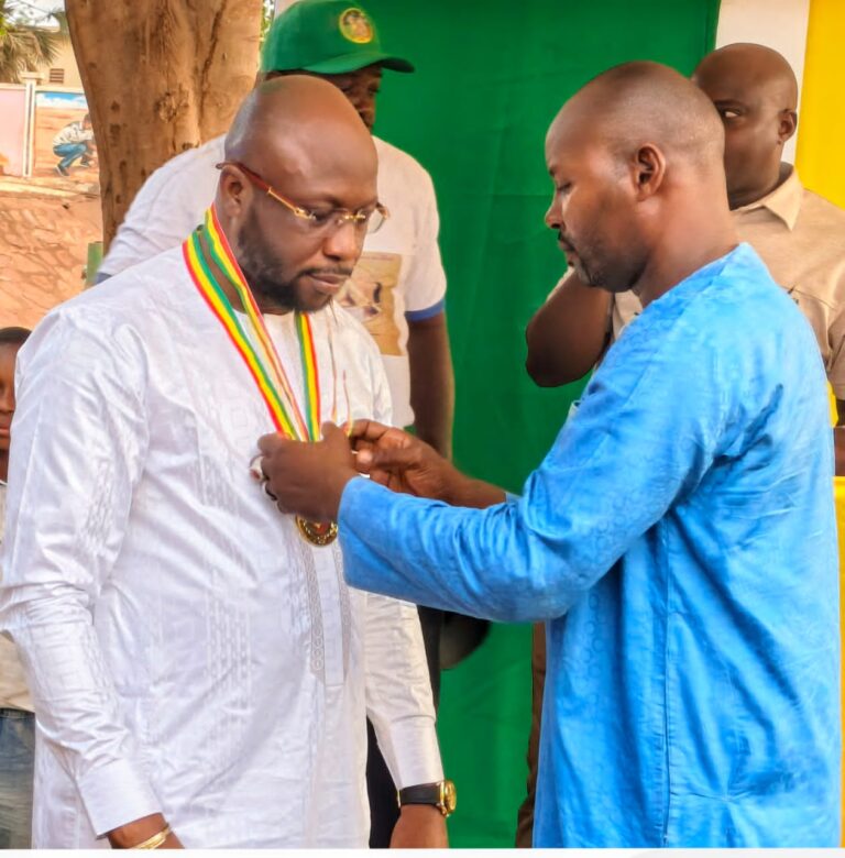 MÉRITE CITOYEN : M. Djibril Diana Bagayogo, le président de l&rsquo;Association dèmè Wati Be, distingué homme de l&rsquo;année 2025 du secteur des impôts par l&rsquo;AJPM !