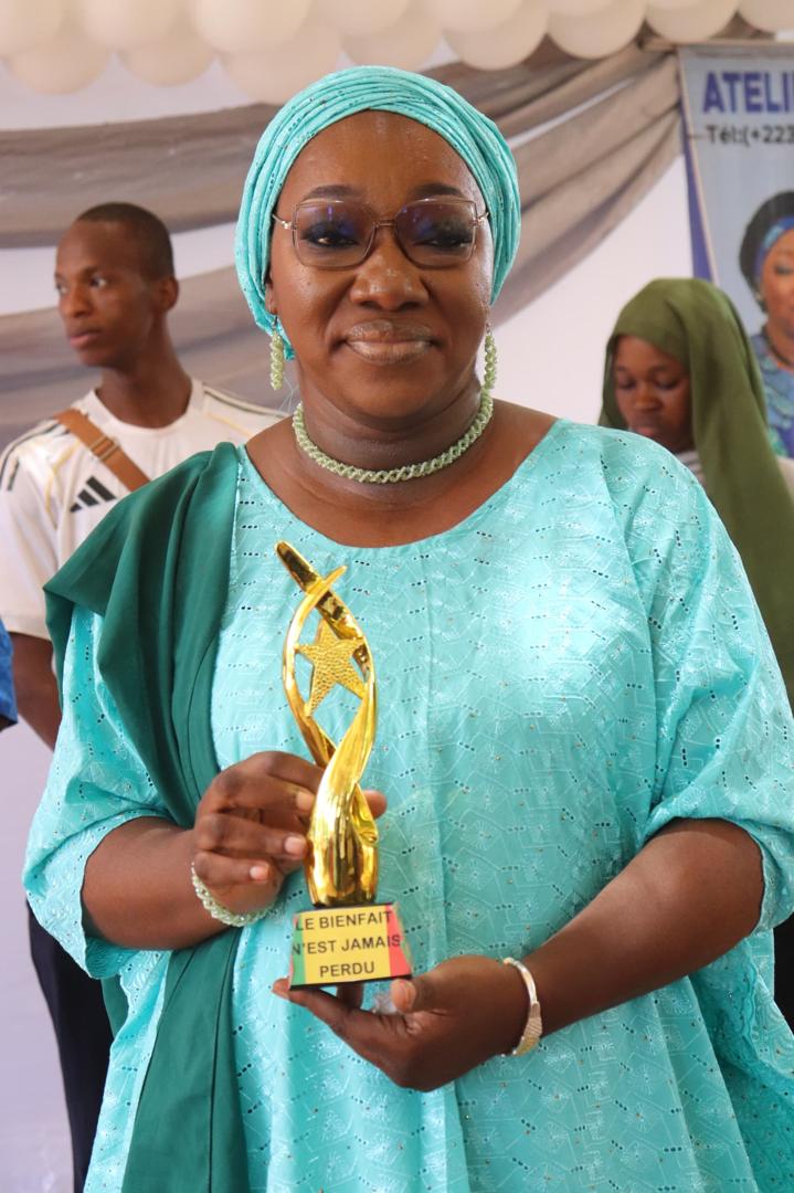DISTINCTION HONORIFIQUE: MADAME BALLO ASSITAN SOUMAORO HONORÉE  A NOUVEAU !