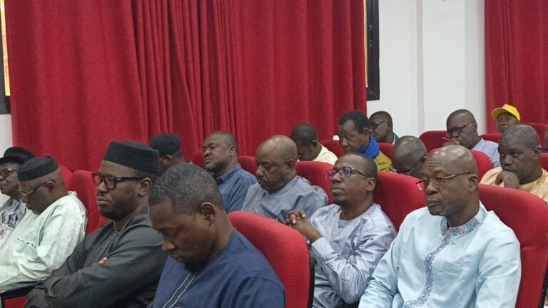 Tarification des télécommunications au Mali: L’AMRTP et les opérateurs de la telephonie mobile face à la presse pour plus de clarté